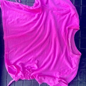 Loose fitting crop T-Shirt with adjustable scrunching sides